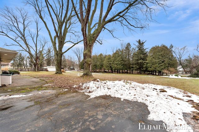 296 Henry Street, Coopersville City, MI 49404