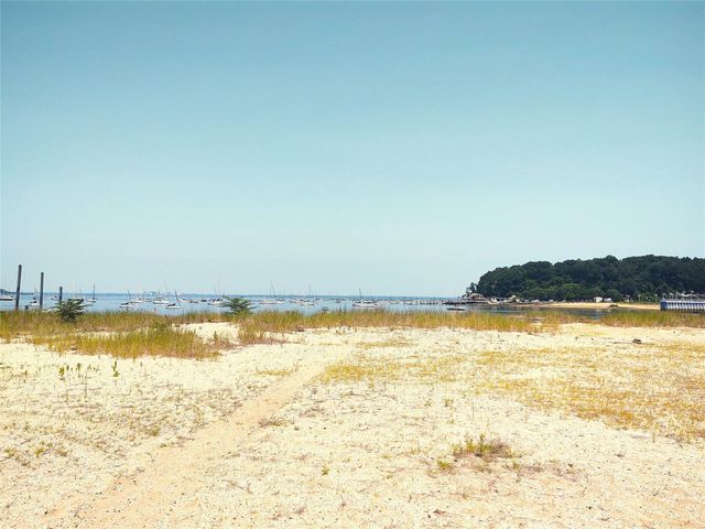 16 The Boulevard, Sea Cliff, NY 11579