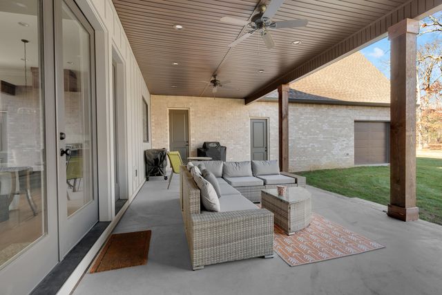 84 Tri Star Court, Tullahoma, TN 37388