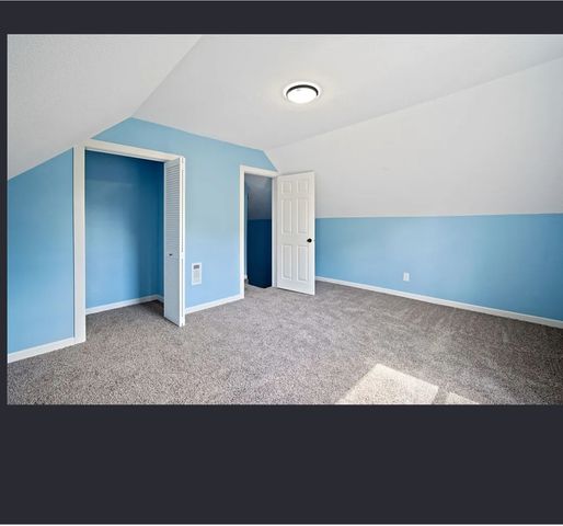 2215 Lincoln Avenue, Des Moines, IA 50310