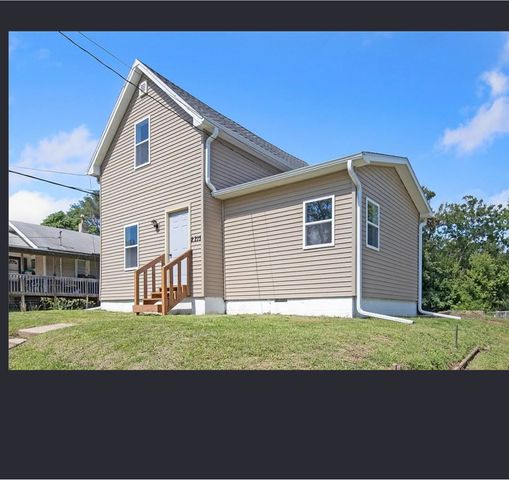 2215 Lincoln Avenue, Des Moines, IA 50310
