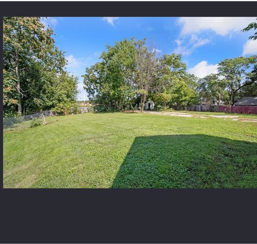 2215 Lincoln Avenue, Des Moines, IA 50310