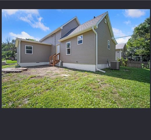 2215 Lincoln Avenue, Des Moines, IA 50310