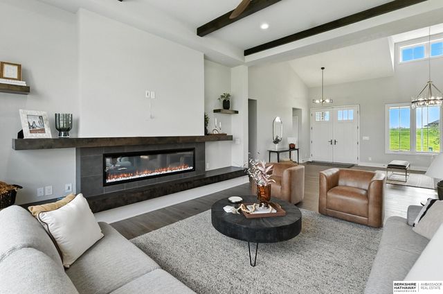 3503 S 218th Avenue, Elkhorn, NE 68022