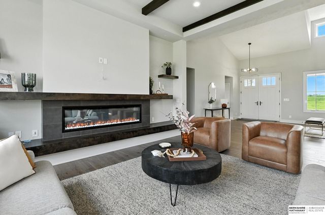 3503 S 218th Avenue, Elkhorn, NE 68022