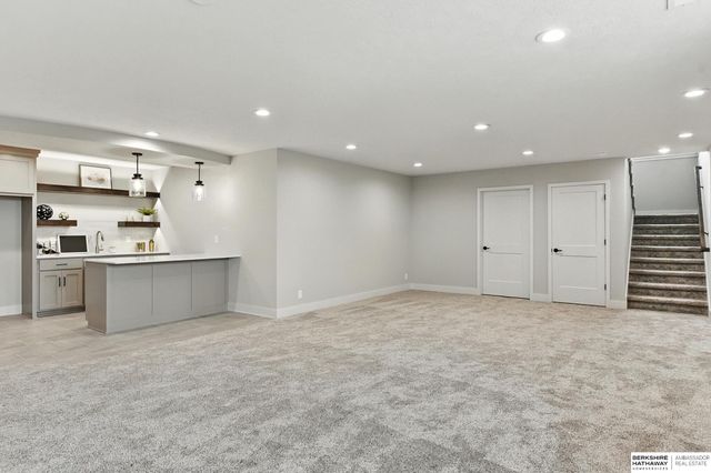 3503 S 218th Avenue, Elkhorn, NE 68022