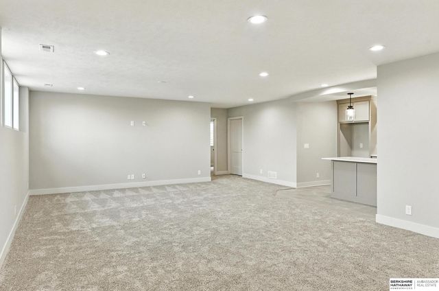 3503 S 218th Avenue, Elkhorn, NE 68022
