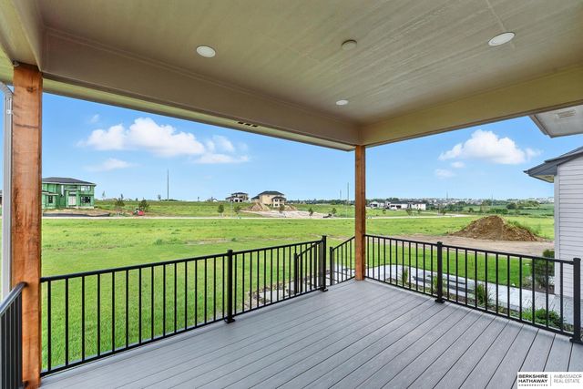 3503 S 218th Avenue, Elkhorn, NE 68022
