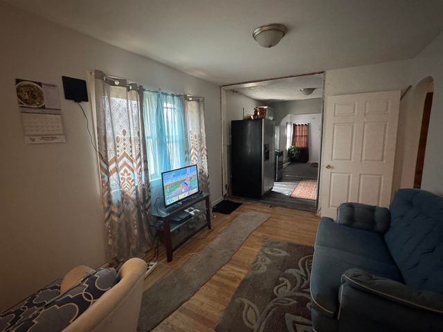 2513 Barnard Street, Saginaw, MI 48602