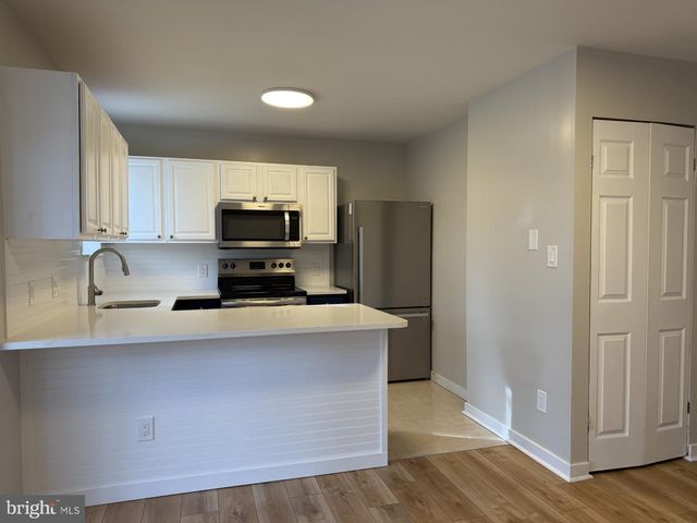 4703 CENTER TERRACE LN, Wilmington, DE 19802