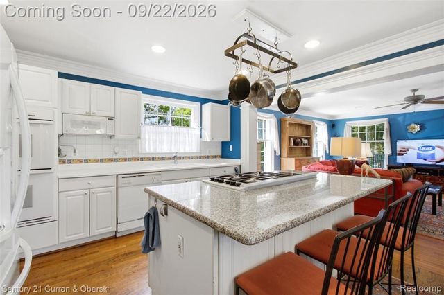 215 Vorn Lane, Bloomfield Hills, MI 48301
