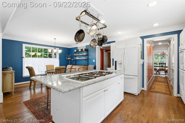 215 Vorn Lane, Bloomfield Hills, MI 48301