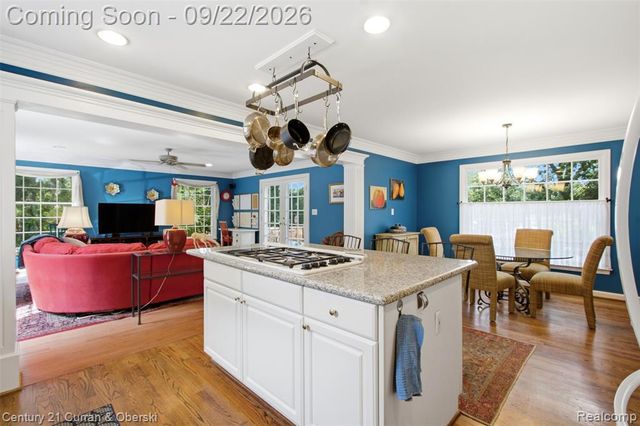 215 Vorn Lane, Bloomfield Hills, MI 48301