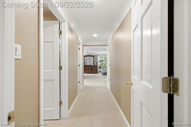 215 Vorn Lane, Bloomfield Hills, MI 48301