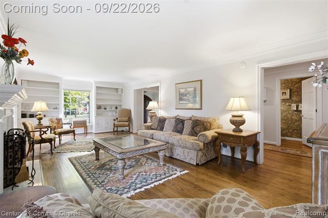 215 Vorn Lane, Bloomfield Hills, MI 48301
