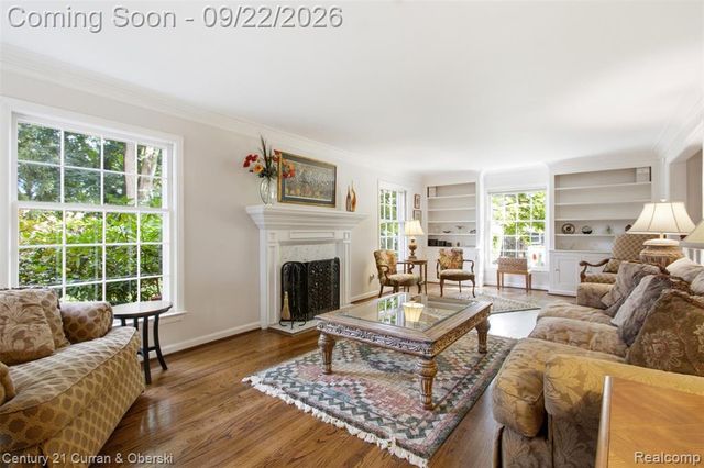 215 Vorn Lane, Bloomfield Hills, MI 48301