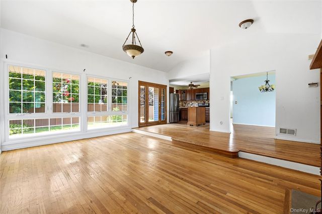 188 1st Avenue, Massapequa Park, NY 11762