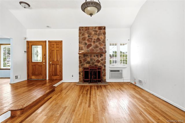 188 1st Avenue, Massapequa Park, NY 11762