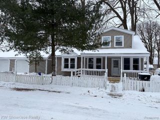 21214 Averhill Street, Farmington Hills, MI 48336