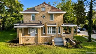 21855 Schoenherr Road, Warren, MI 48089