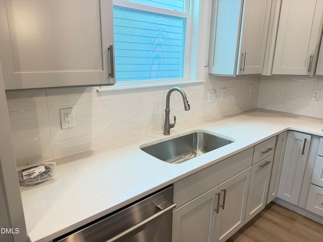 2028 Abbeyhill Drive 101, Raleigh, NC 27610