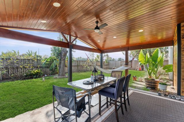 6815 Inwood West Drive, Houston, TX 77088