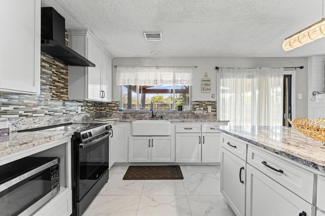 6815 Inwood West Drive, Houston, TX 77088