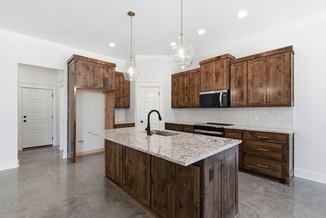109 Graystone, Weatherford, TX 76088