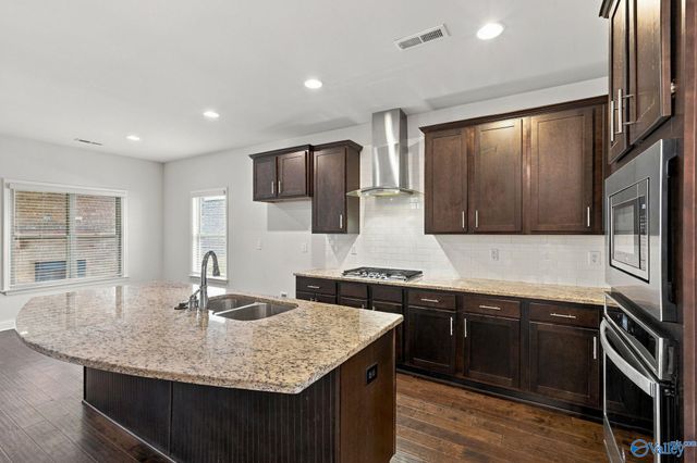 7200 Dorchester Drive SE, Owens Cross Roads, AL 35763