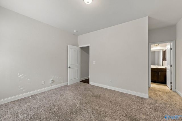 7200 Dorchester Drive SE, Owens Cross Roads, AL 35763