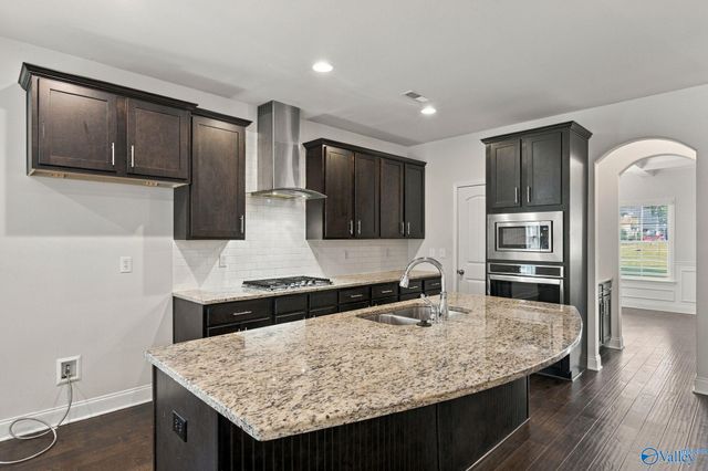 7200 Dorchester Drive SE, Owens Cross Roads, AL 35763