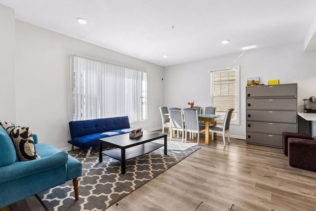 2109 Aldrich Avenue S, Minneapolis, MN 55405