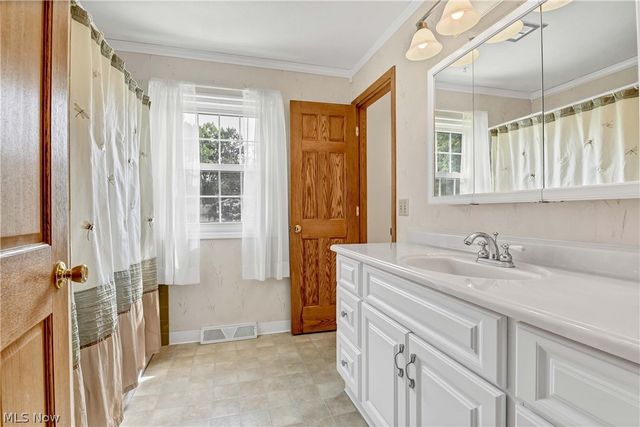 235 Kenwick Drive, Northfield, OH 44067