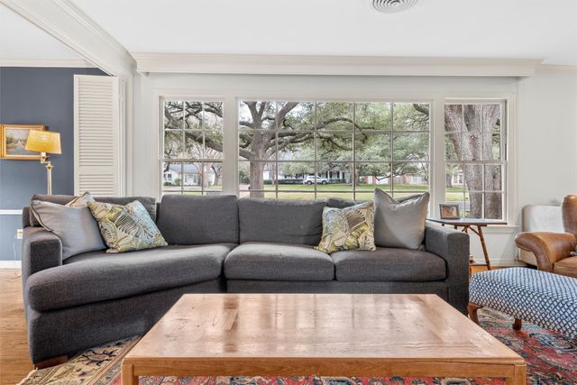 2516 Old Oaks Drive, Waco, TX 76710