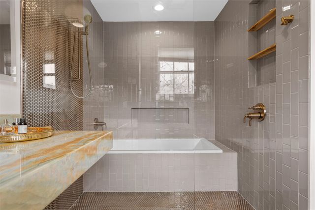 2516 Old Oaks Drive, Waco, TX 76710