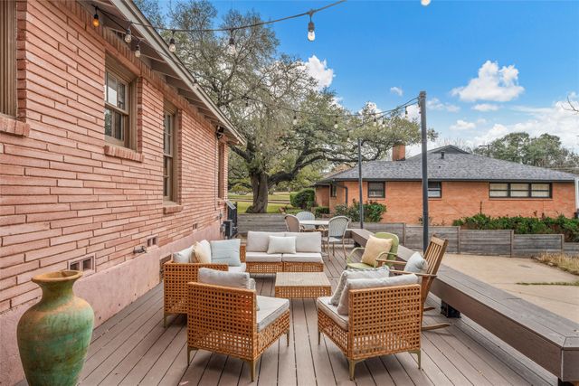 2516 Old Oaks Drive, Waco, TX 76710