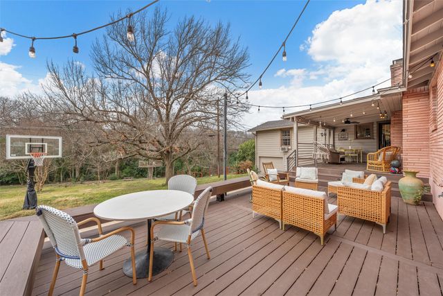 2516 Old Oaks Drive, Waco, TX 76710