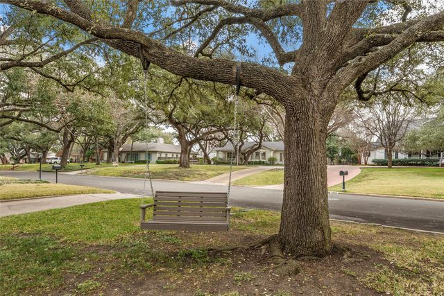 2516 Old Oaks Drive, Waco, TX 76710