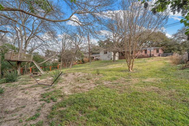 2516 Old Oaks Drive, Waco, TX 76710