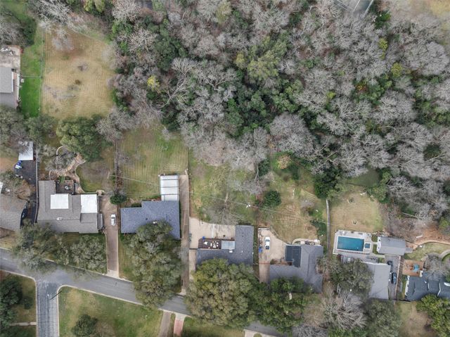 2516 Old Oaks Drive, Waco, TX 76710