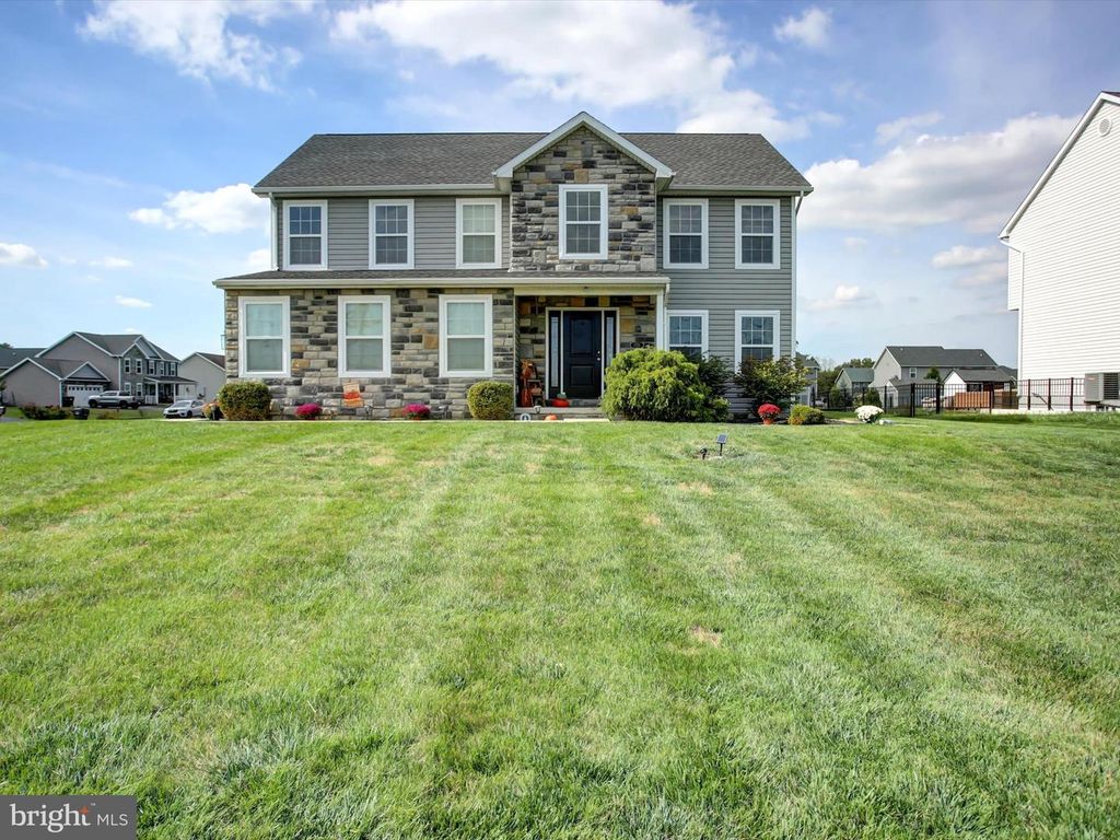 1725 WARM SPRING ROAD, Chambersburg, PA 17202