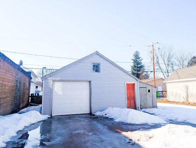 206 N 2nd Avenue, Wausau, WI 54401