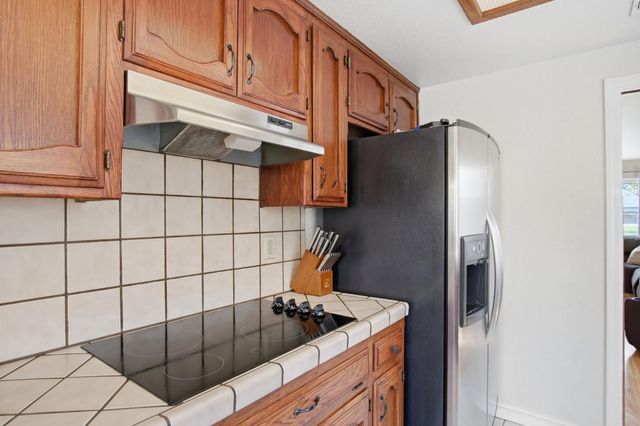 1669 London Ave, Manteca, CA 95336