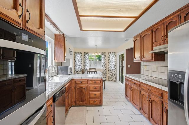 1669 London Ave, Manteca, CA 95336