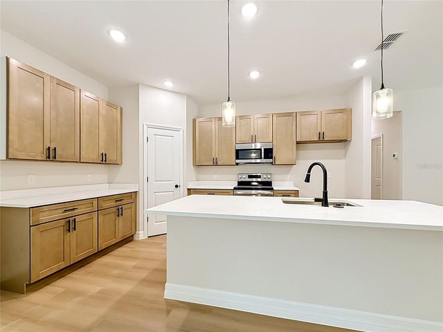 31825 NUTMEG AVENUE, Eustis, FL 32736