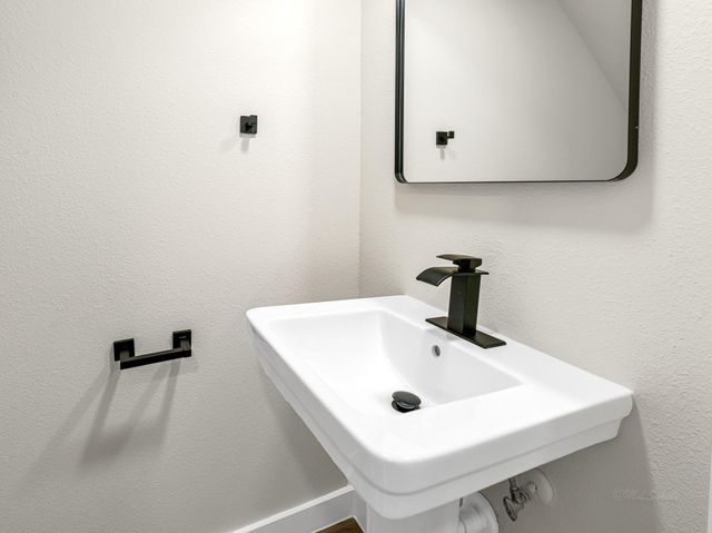 1006 4th Street, Hempstead, TX 77445