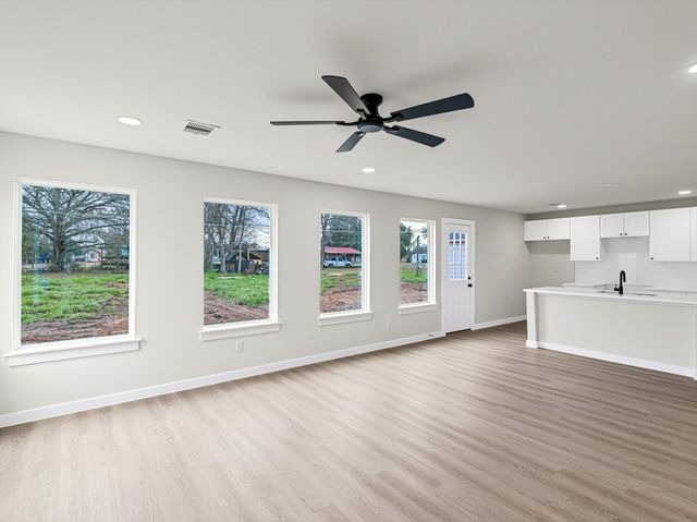 1006 4th Street, Hempstead, TX 77445