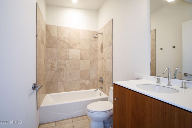 1145 E WHITTON Avenue 1008, Phoenix, AZ 85014