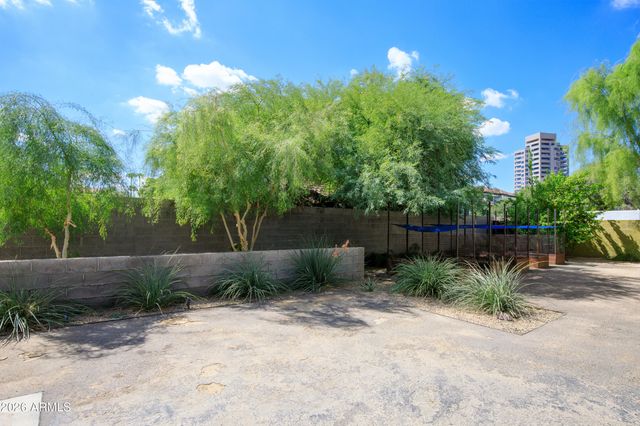 1145 E WHITTON Avenue 1008, Phoenix, AZ 85014