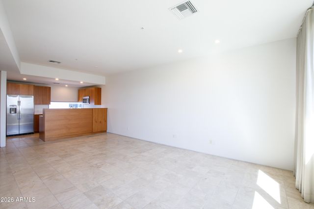 1145 E WHITTON Avenue 1008, Phoenix, AZ 85014